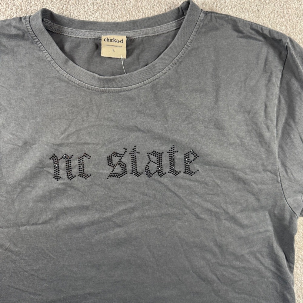 Chicka-d NC State Wolfpack Women L Gray Rhinestone Cropped T-Shirt New With Tags